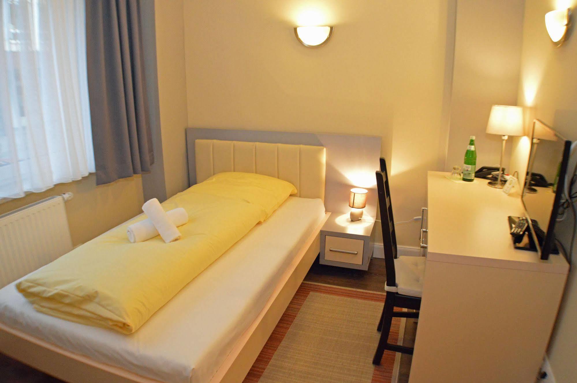 Hotel Jeta Hamburg Exterior photo